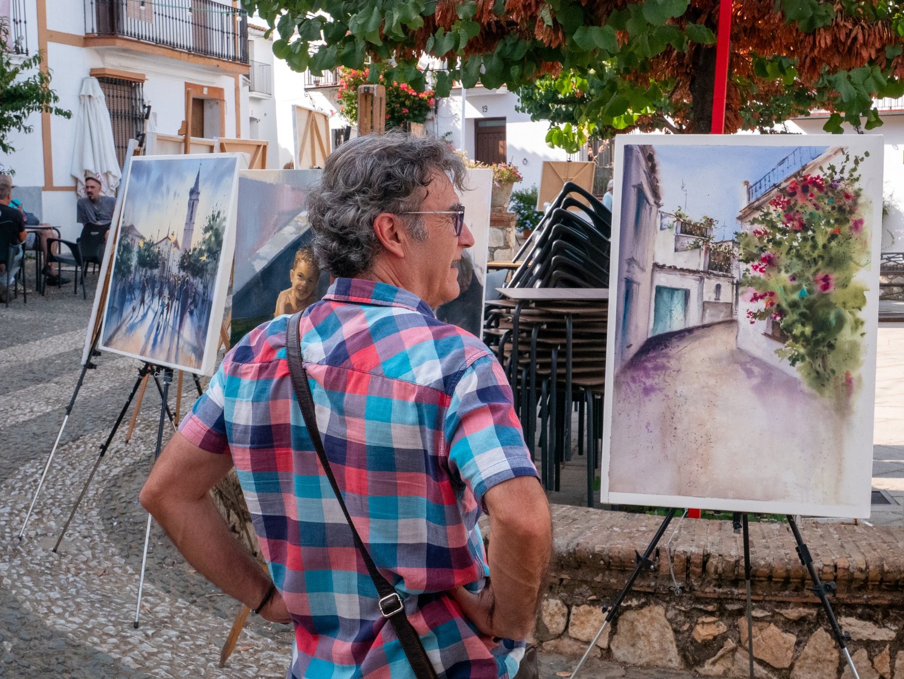 Obras y público durante uno de los certámenes de la Ruta