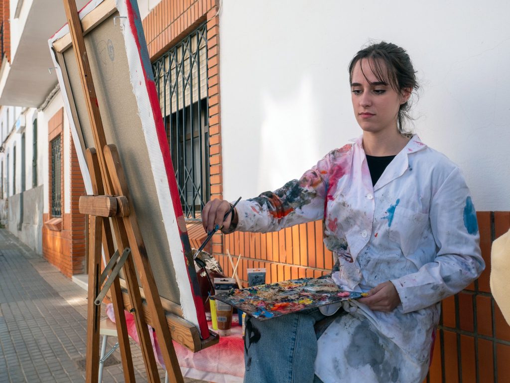 Participante trabajando con su paleta durante Villa de Nerva