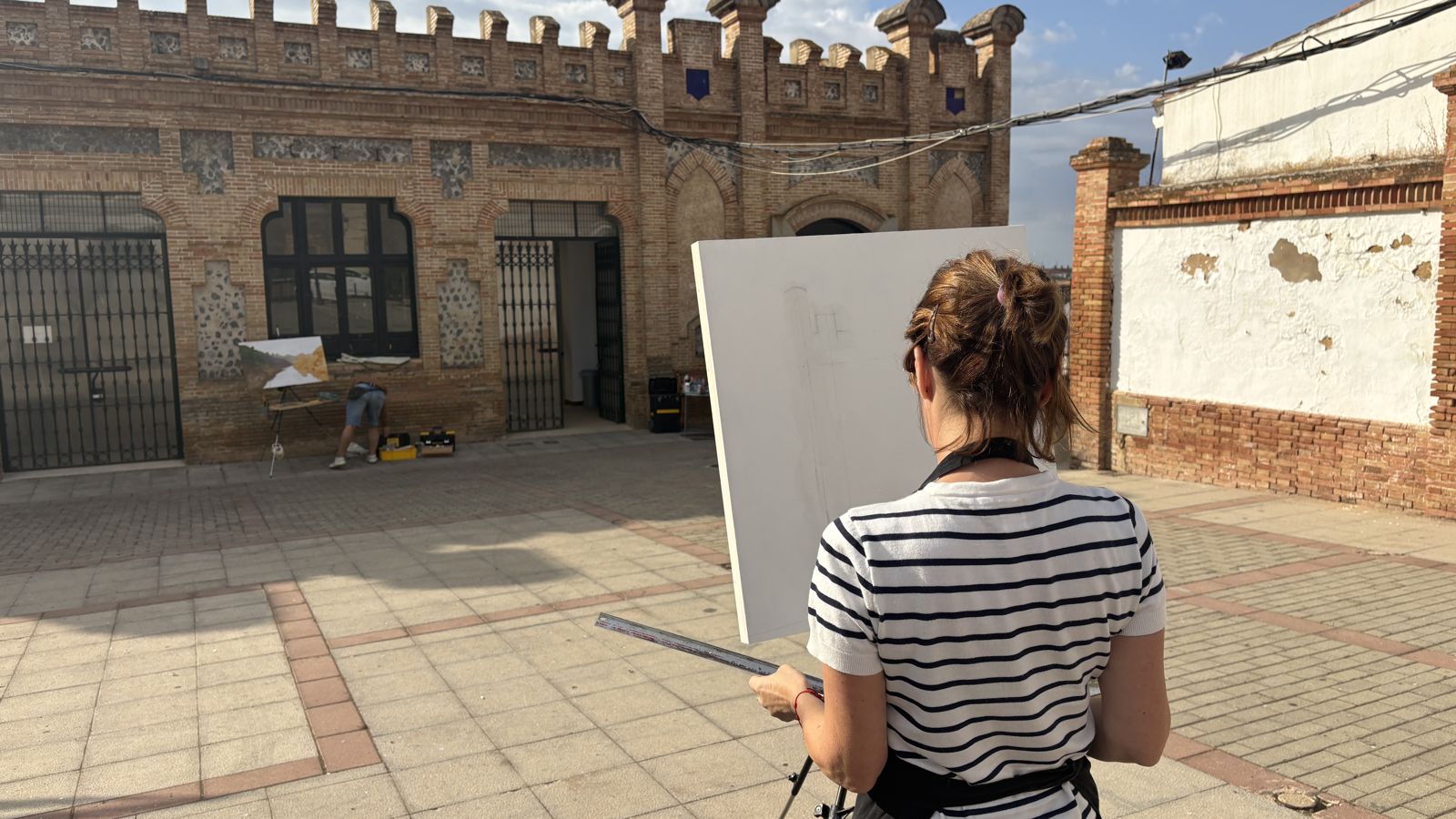 Pintura al aire libre frente al Antiguo Mercado de Abastos